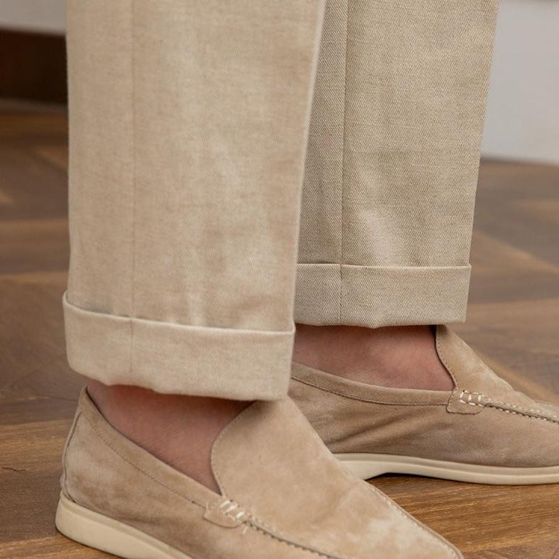 Men’s High-Waisted Pleated Trousers – Italian Style with Elongated Silhouette